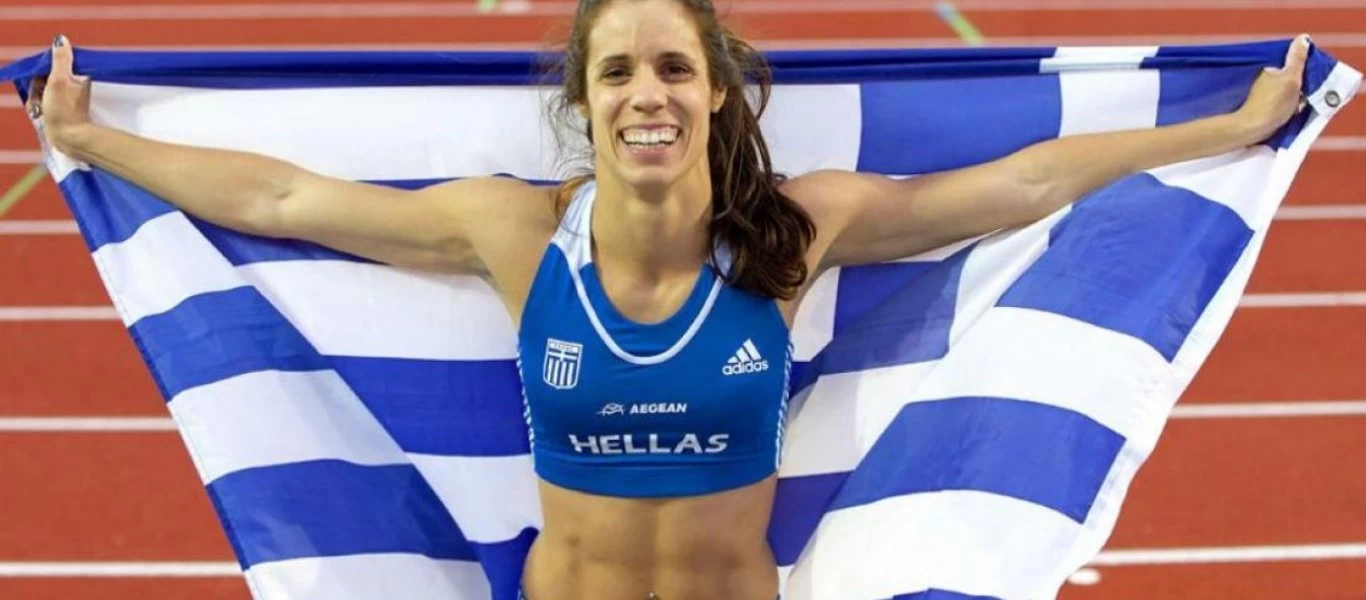 Προπόνηση με... τσάπα σε χωράφι κάνει η Κατερίνα Στεφανίδη (βίντεο)